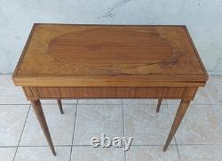 Table à jeu en noyer époque 19ème