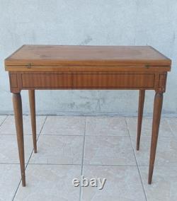 Table à jeu en noyer époque 19ème