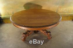 Table ovale basse époque XIX ème siècle en chêne massif