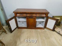 Toute petite enfilade anglaise en acajou époque XIX ème, buffet