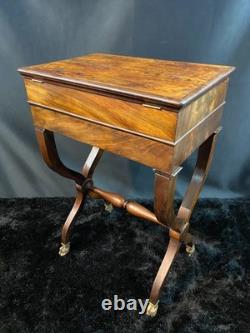 Travailleuse écritoire XIXe acajou époque Louis-Philippe avec bougeoir & encrier