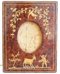 Très beau petit cadre en marqueterie d'époque milieu du XIXème