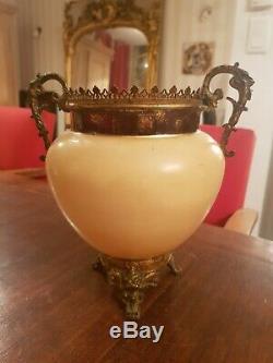 Vase, cache pot en opaline, époque fin XIX ème s, monture bronze