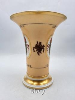 Vase cornet en porcelaine polychrome de Paris Époque Restauration début XIXème