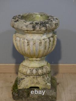 Vase de jardin en pierre blanche à godrons, jardinière, époque XIX ème