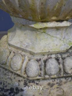 Vase de jardin en pierre blanche à godrons, jardinière, époque XIX ème
