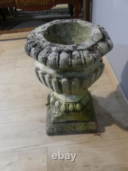 Vase de jardin en pierre blanche à godrons, jardinière, époque XIX ème