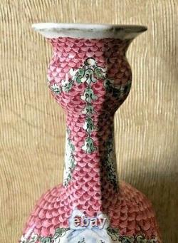 Vase en faïence à décor de cartouches, MEISSEN, monogrammé SP, époque XIX ème