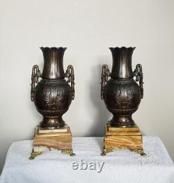 Vases, garniture de cheminée époque XIXe, pieds griffes en bronze (livrables)