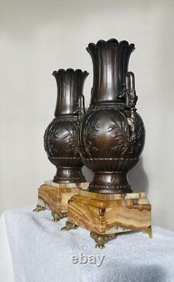 Vases, garniture de cheminée époque XIXe, pieds griffes en bronze (livrables)