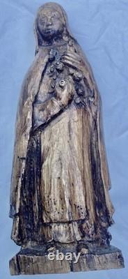 Vierge en bois sculpté ancienne, Haute-Époque 17 ème travail art populaire Vierge en bois sculpté ancienne, Haute-Époque 17 ème travail art populaire